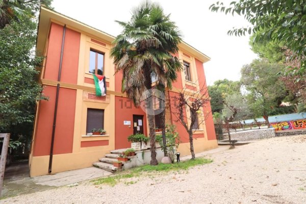 casa indipendente in vendita a Pescara