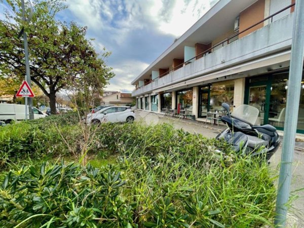 negozio in vendita a Pescara in zona Ospedale