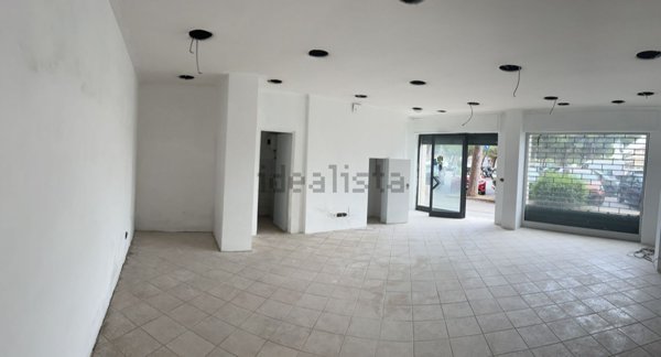 locale commerciale in vendita a Pescara in zona Stadio