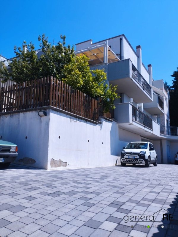 appartamento in vendita a Pescara in zona Colle Scorrano