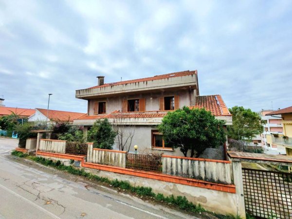 casa indipendente in vendita a Pescara in zona Ospedale