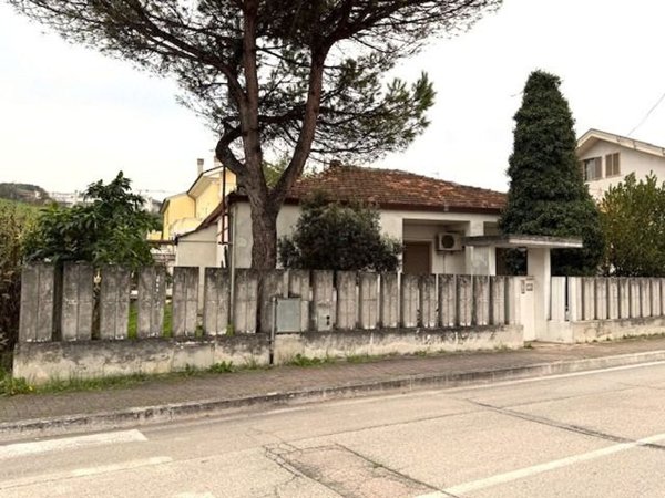 quadrivano in vendita a Pescara in zona Fontanelle