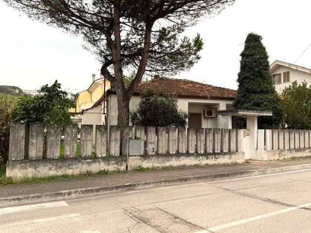 quadrivano in vendita a Pescara in zona Fontanelle