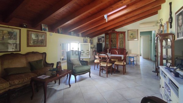 casa indipendente in vendita a Pescara in zona Ospedale