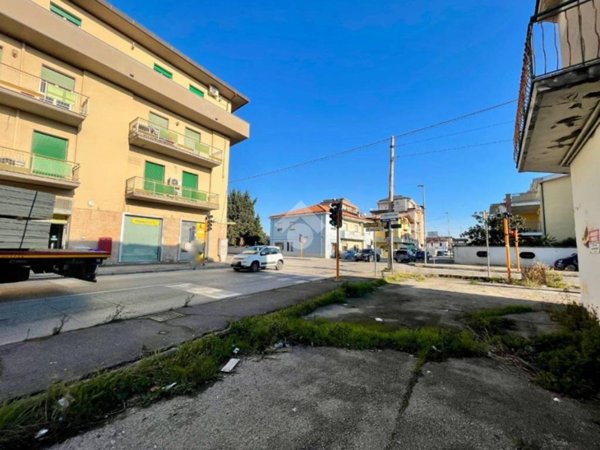 negozio in vendita a Pescara in zona Fontanelle