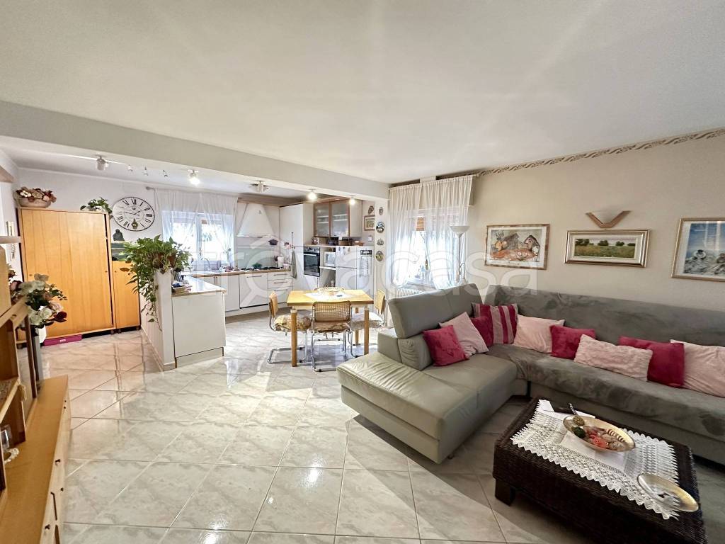 casa indipendente in vendita a Pescara in zona Colle Scorrano