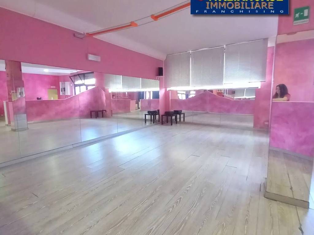 negozio in vendita a Pescara in zona Ospedale