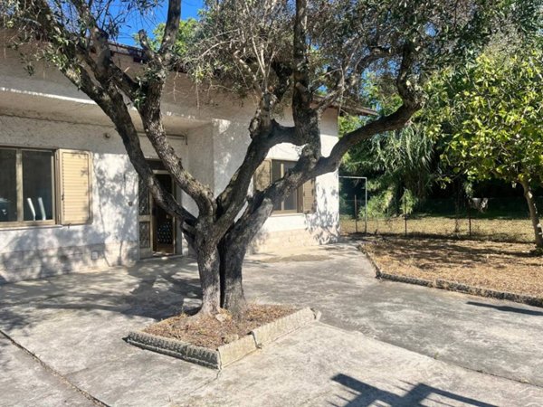 casa indipendente in vendita a Pescara in zona Fontanelle