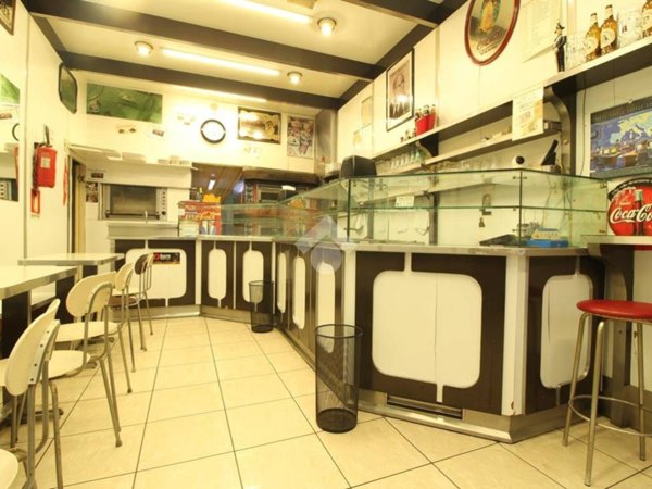negozio in vendita a Pescara in zona Centro Città