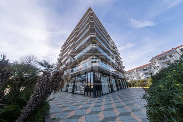 negozio in vendita a Pescara in zona San Silvestro Spiaggia