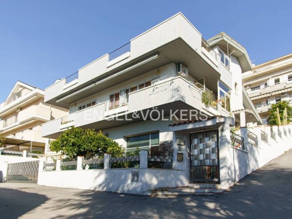 intera palazzina in vendita a Pescara in zona Ospedale