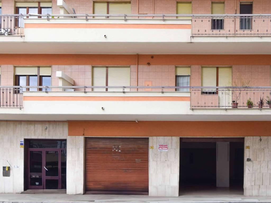 negozio in vendita a Pescara