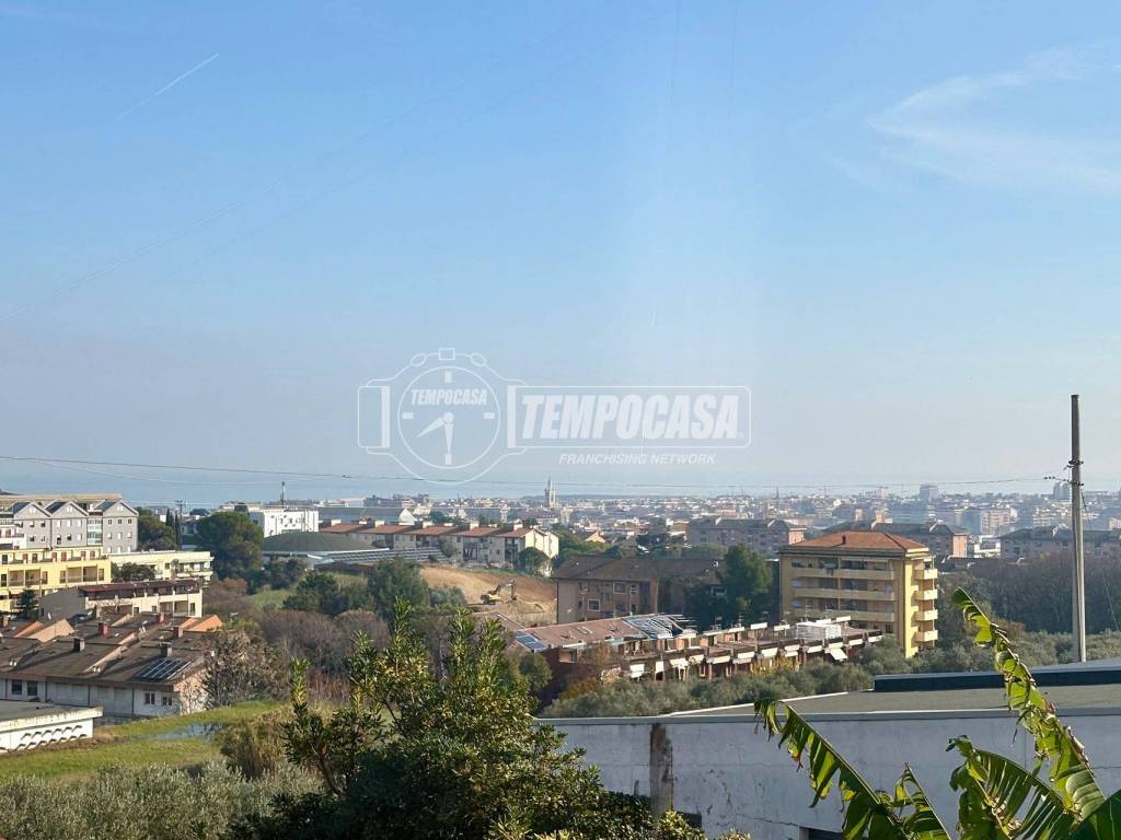 casa indipendente in vendita a Pescara in zona Ospedale