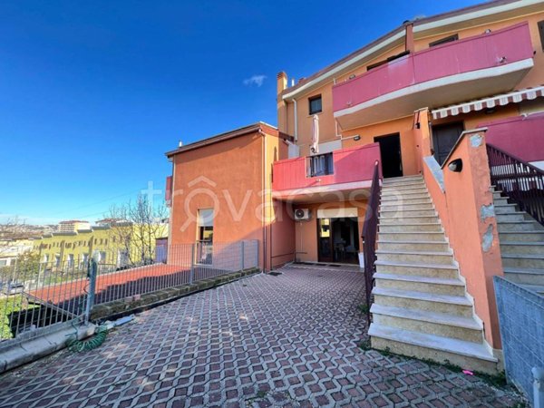 casa indipendente in vendita a Pescara in zona Pineta