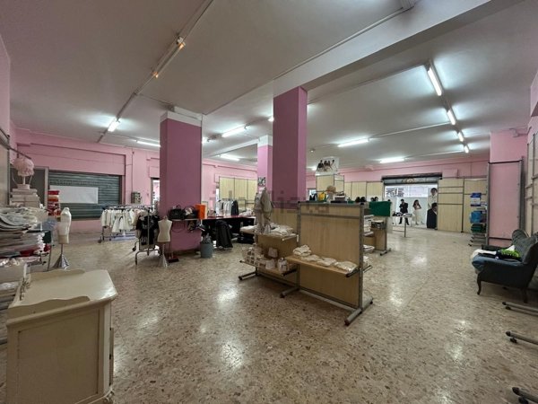locale commerciale in vendita a Pescara in zona Porta Nuova