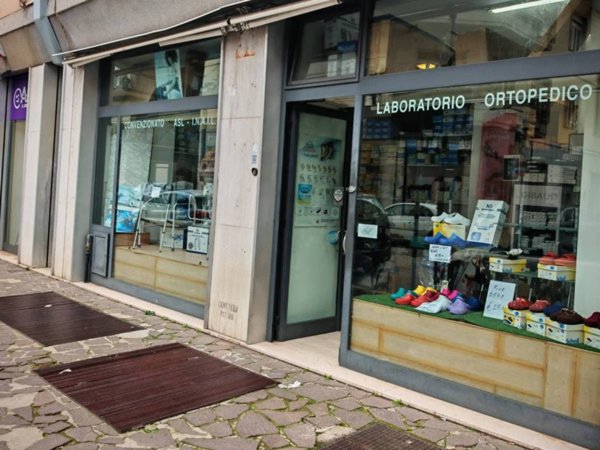 negozio in vendita a Pescara