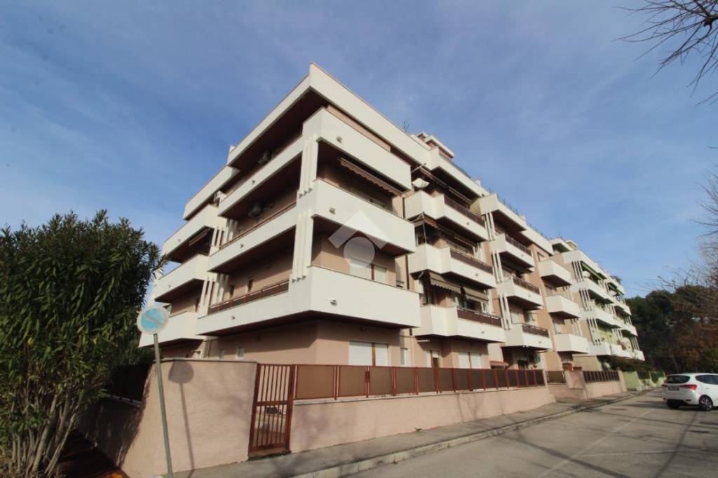 appartamento in vendita a Pescara in zona Pineta