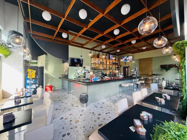 negozio in vendita a Pescara in zona Porta Nuova