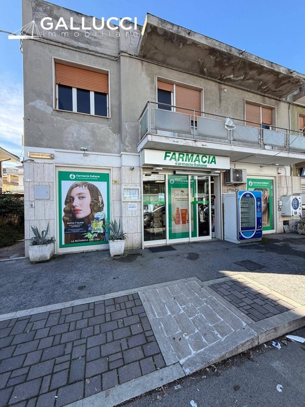locale commerciale in vendita a Pescara in zona Castellammare