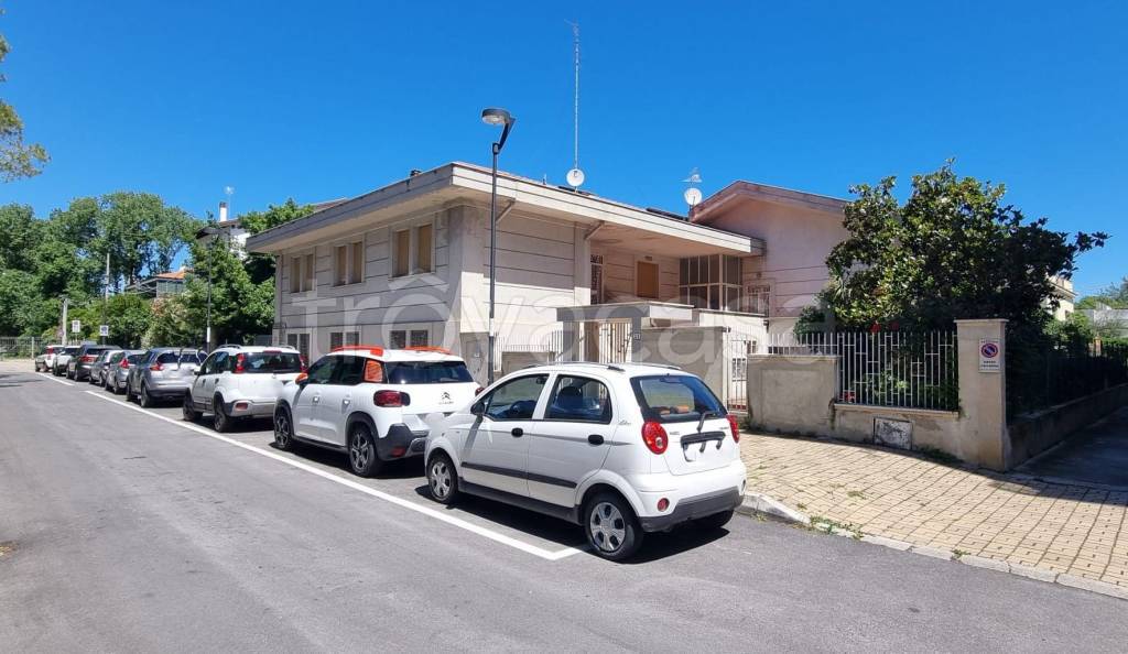 casa indipendente in vendita a Pescara in zona Pineta