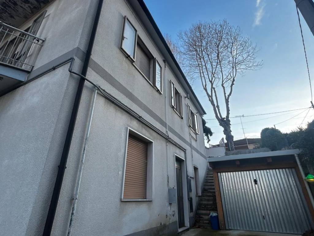 casa indipendente in vendita a Pescara in zona Ospedale