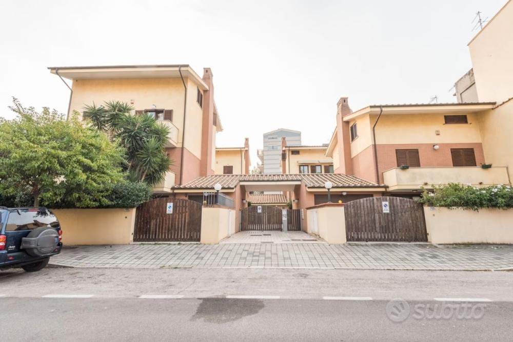 casa indipendente in vendita a Pescara in zona Porta Nuova