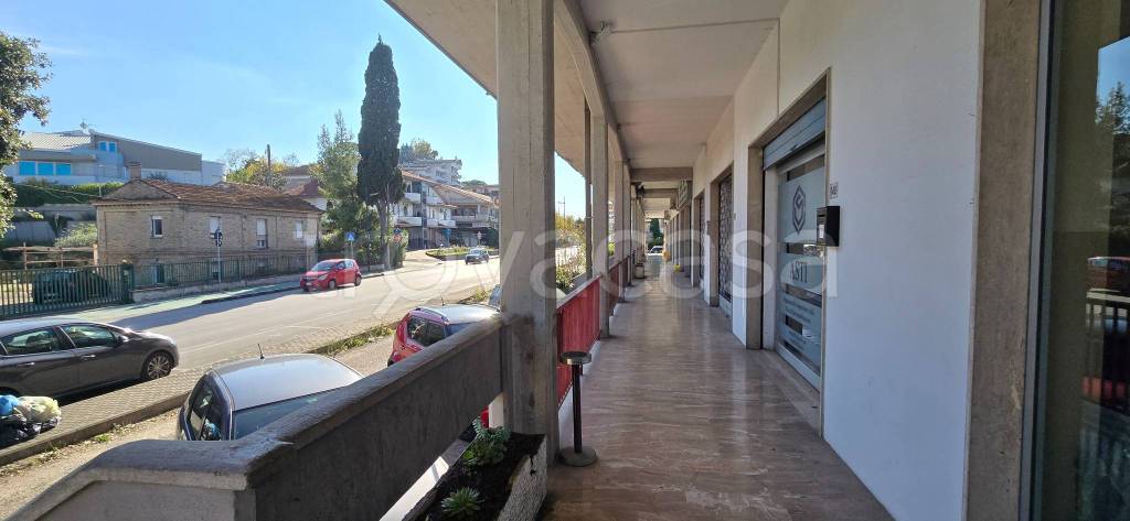 ufficio in vendita a Pescara in zona Colle di Mezzo