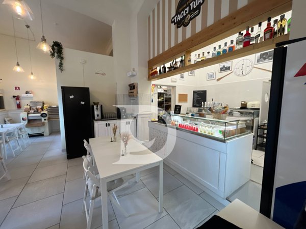negozio in vendita a Pescara in zona Centro Città
