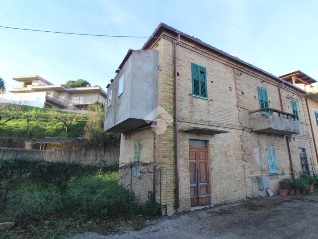 casa indipendente in vendita a Pescara in zona San Silvestro Spiaggia