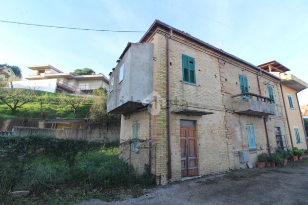 casa indipendente in vendita a Pescara in zona Colle Breccia