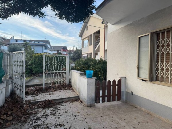 casa indipendente in vendita a Pescara