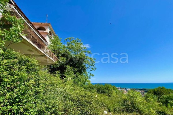 terreno agricolo in vendita a Pescara in zona Colle Scorrano