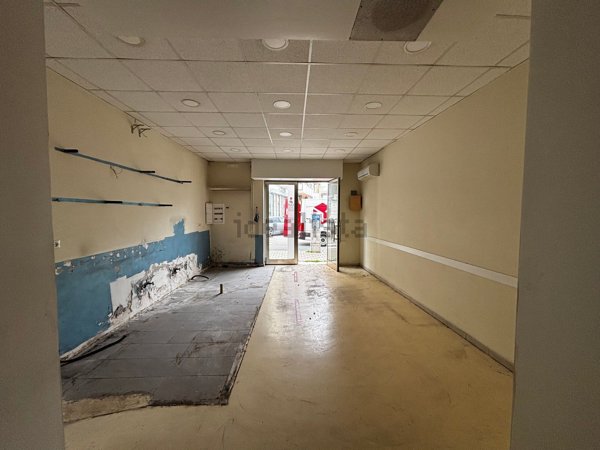 locale commerciale in vendita a Pescara