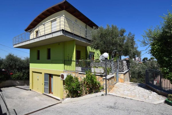 casa semindipendente in vendita a Pescara