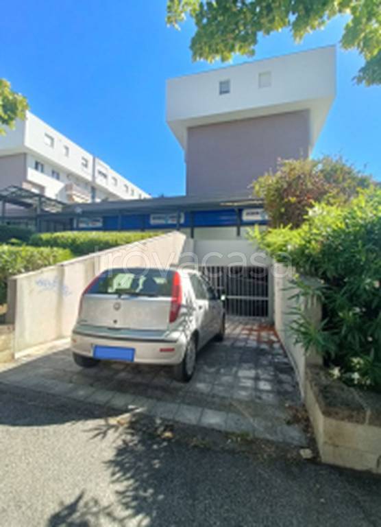 negozio in vendita a Pescara