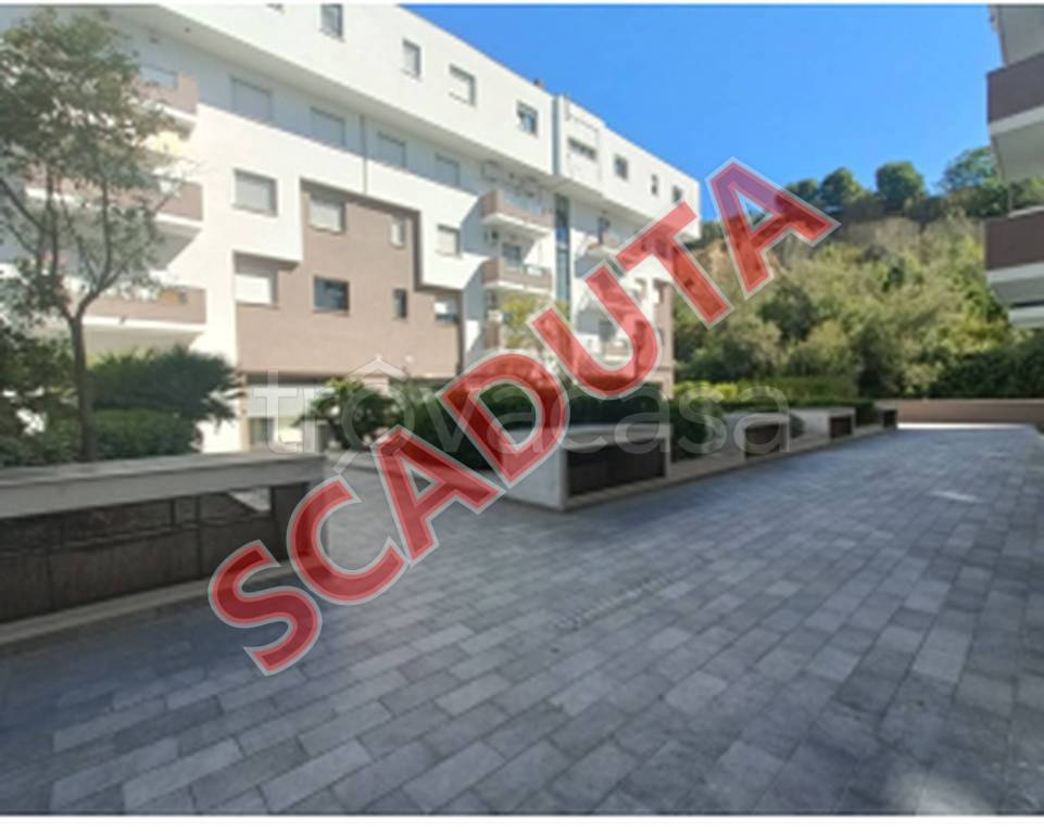 negozio in vendita a Pescara