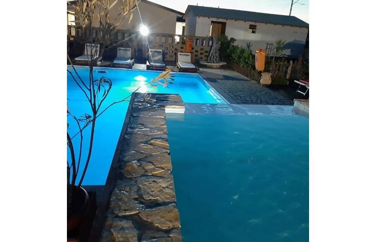 casa indipendente in vendita a Pescara in zona San Silvestro Spiaggia