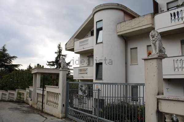 appartamento in vendita a Pescara in zona Colle Scorrano