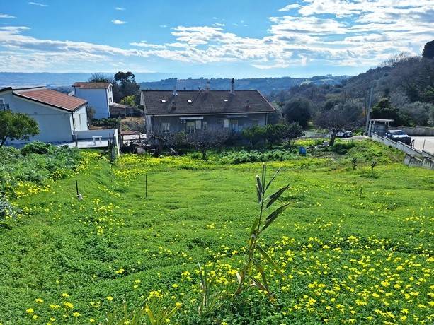 terreno agricolo in vendita a Pescara in zona Colle Innamorati