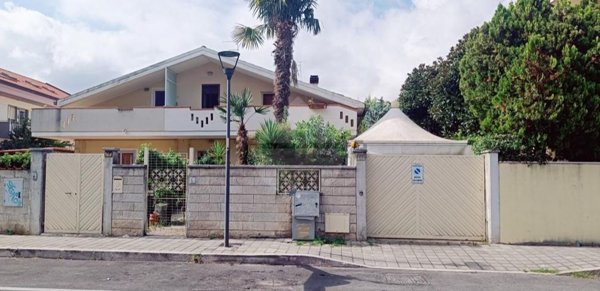 casa indipendente in vendita a Pescara in zona Stadio