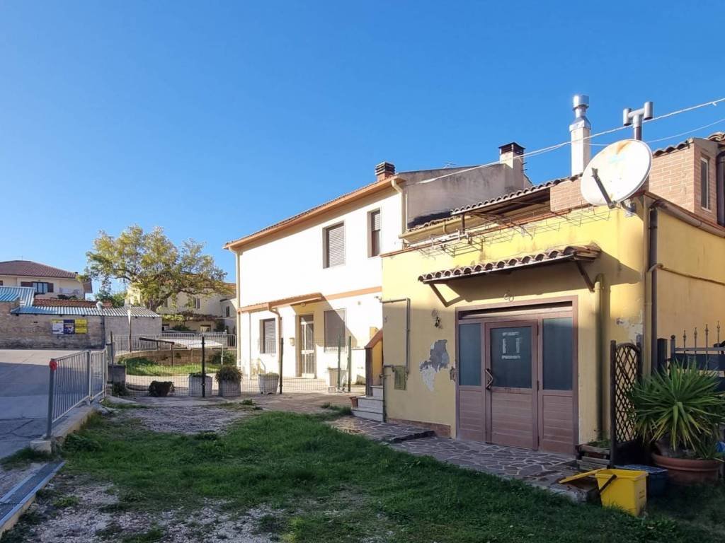 casa indipendente in vendita a Pescara in zona San Silvestro