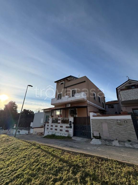 casa indipendente in vendita a Pescara in zona Centro Città