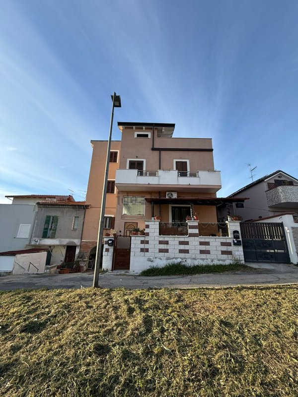casa indipendente in vendita a Pescara in zona Centro Città