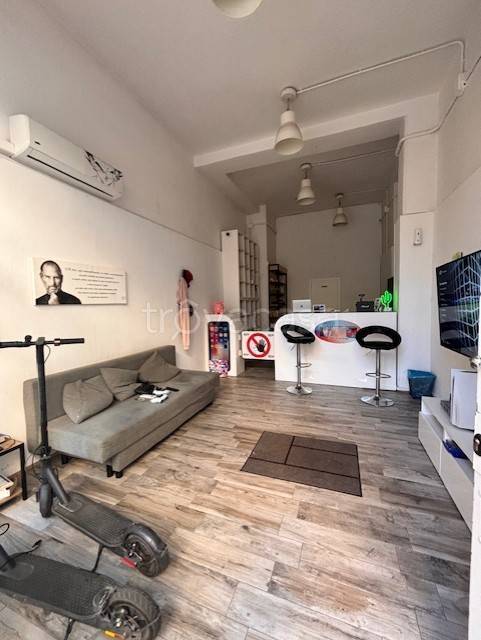 negozio in vendita a Pescara