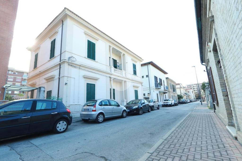 casa indipendente in vendita a Pescara in zona Duca degli Abruzzi