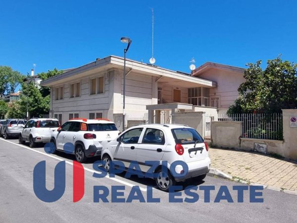casa indipendente in vendita a Pescara in zona Pineta