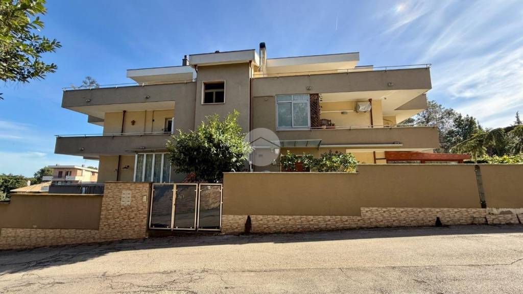 appartamento in vendita a Pescara in zona Pineta