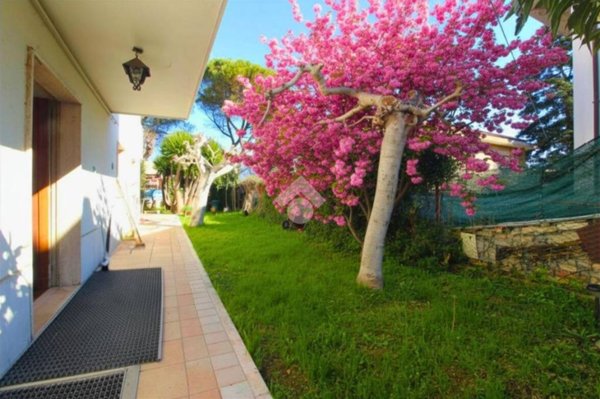 casa indipendente in vendita a Pescara in zona Colle Innamorati