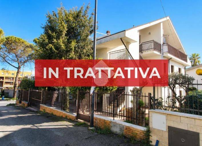 casa indipendente in vendita a Pescara in zona Colle Innamorati