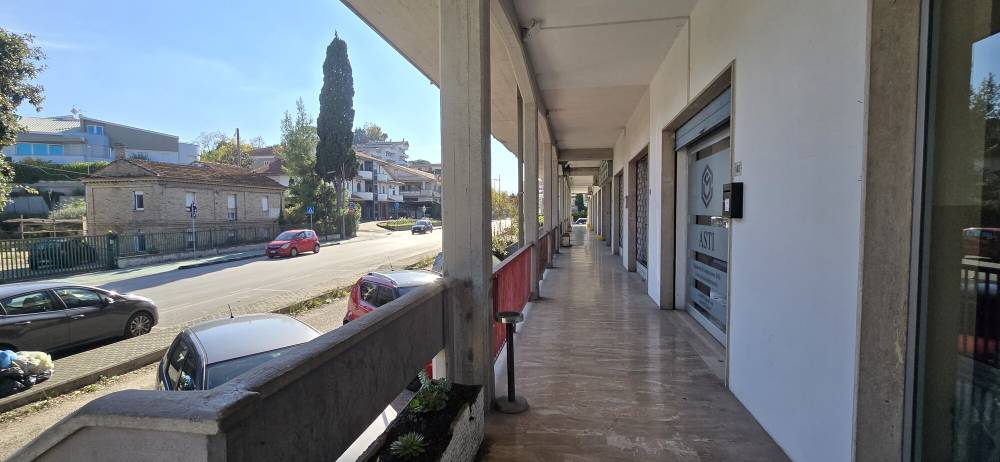 ufficio in vendita a Pescara in zona Colle di Mezzo